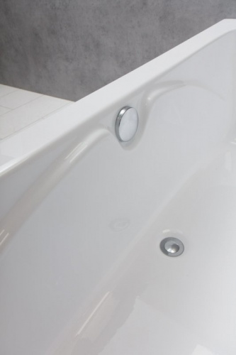 Акриловая ванна BelBagno BB104 180-80-41 см пристенная